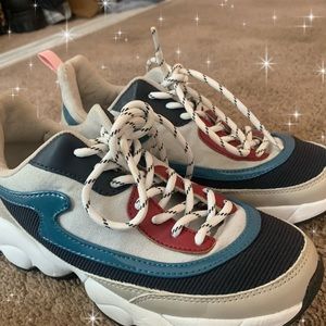 Trendy chunky multicolor trainers